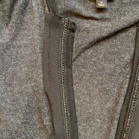 Ann Taylor cardigan sweater. Size Medium. Good condition - Picture 3 of 4